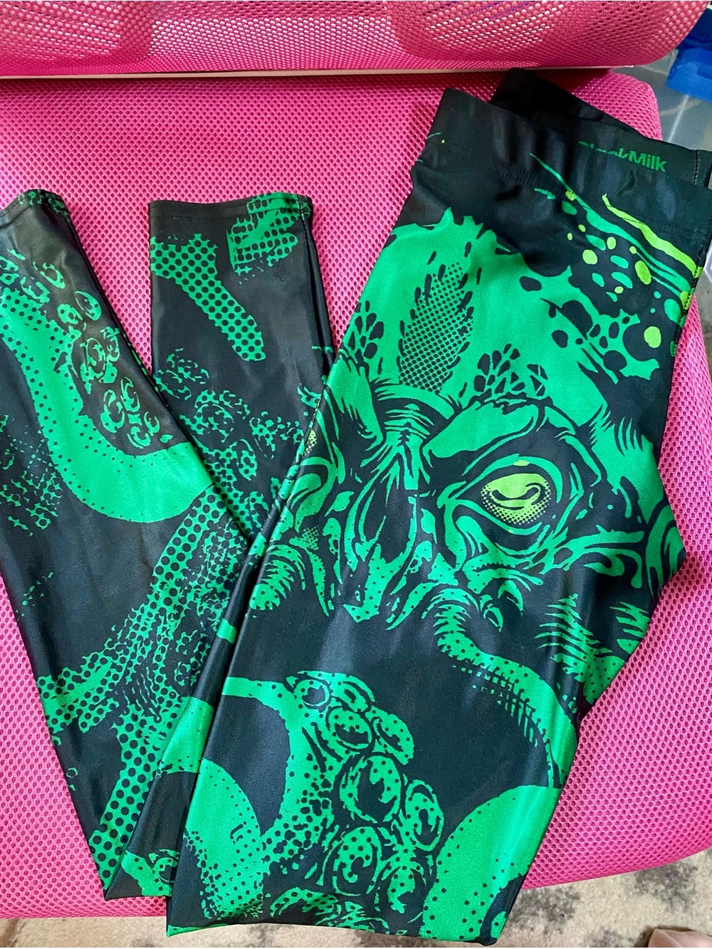 Cthulhu Leggings - Discontinued Print - Size M - Picture 3 of 5